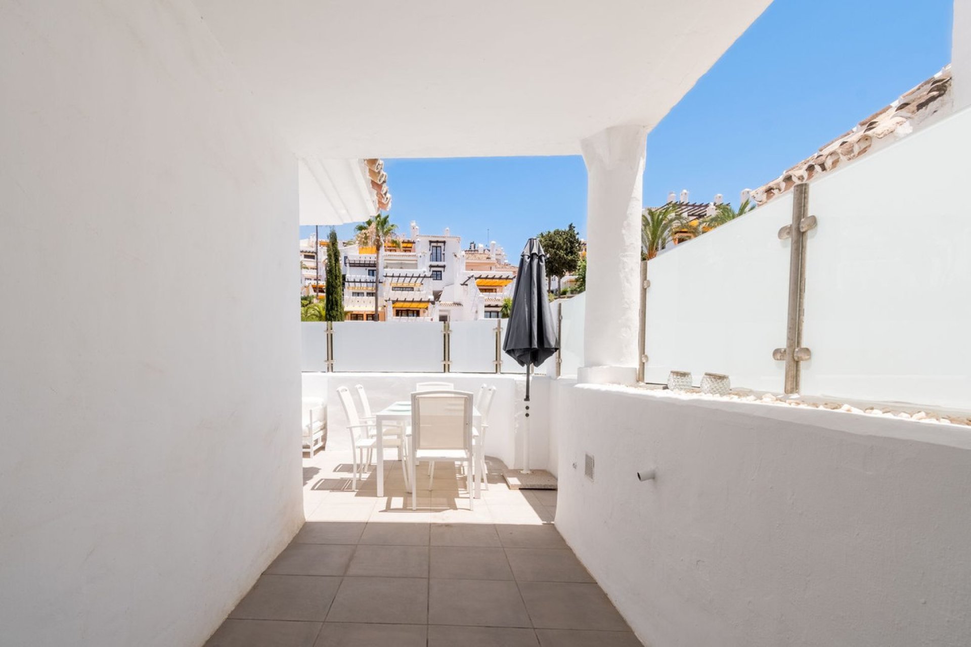 Resale - Apartment - Ground Floor Apartment - Marbella - Nueva Andalucia