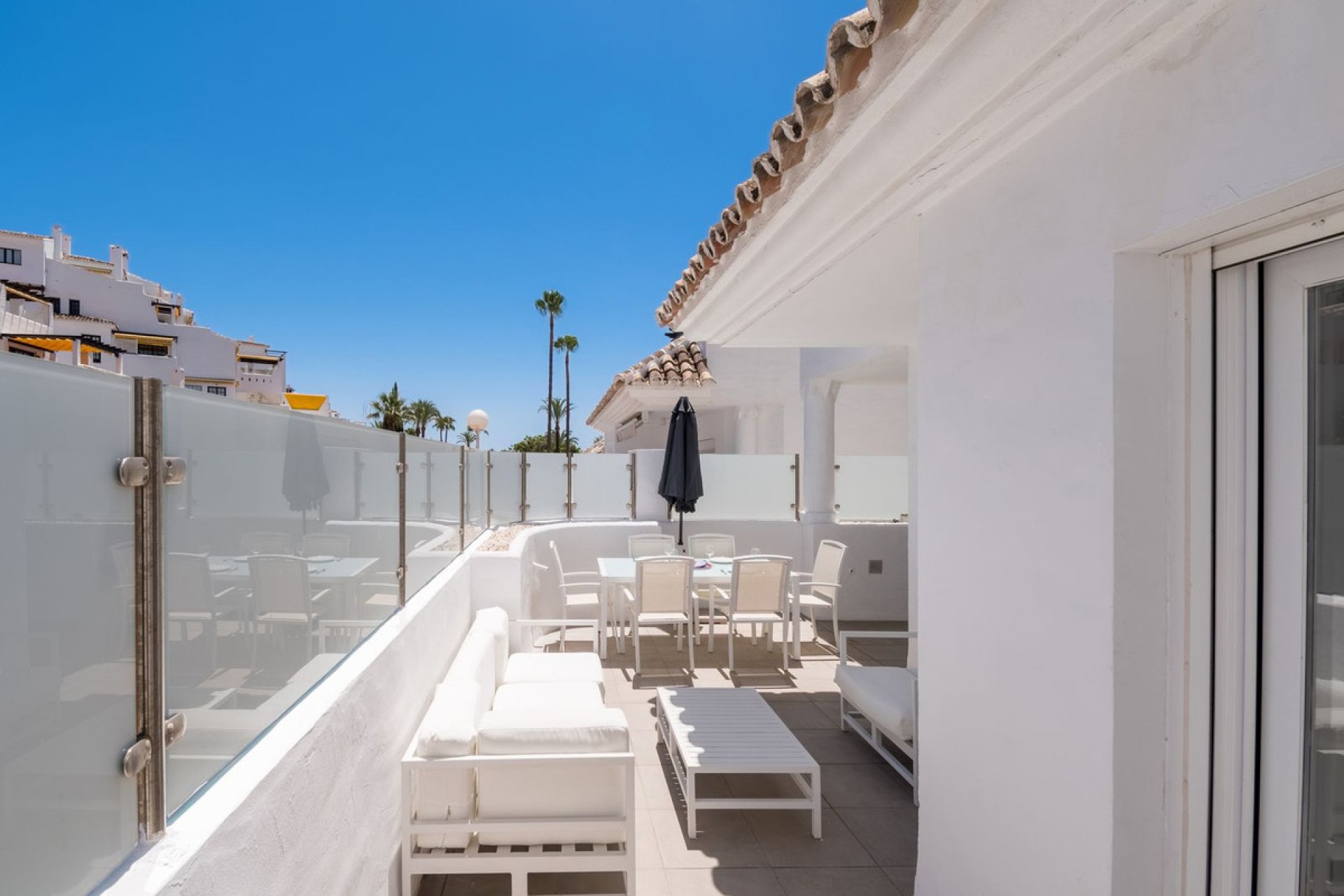 Resale - Apartment - Ground Floor Apartment - Marbella - Nueva Andalucia