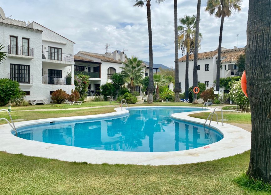 Resale - Apartment - Ground Floor Apartment - Marbella - Nueva Andalucia