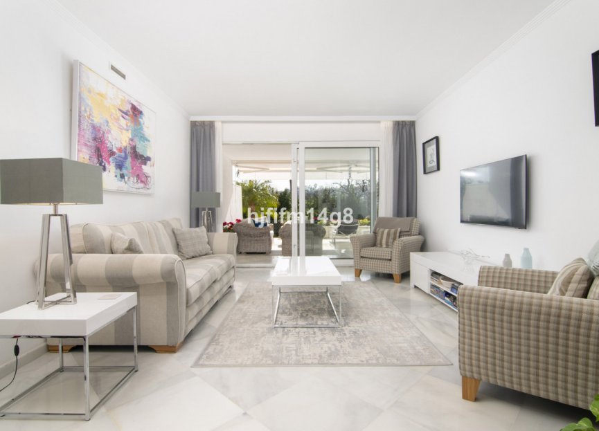 Resale - Apartment - Ground Floor Apartment - Marbella - Nueva Andalucia