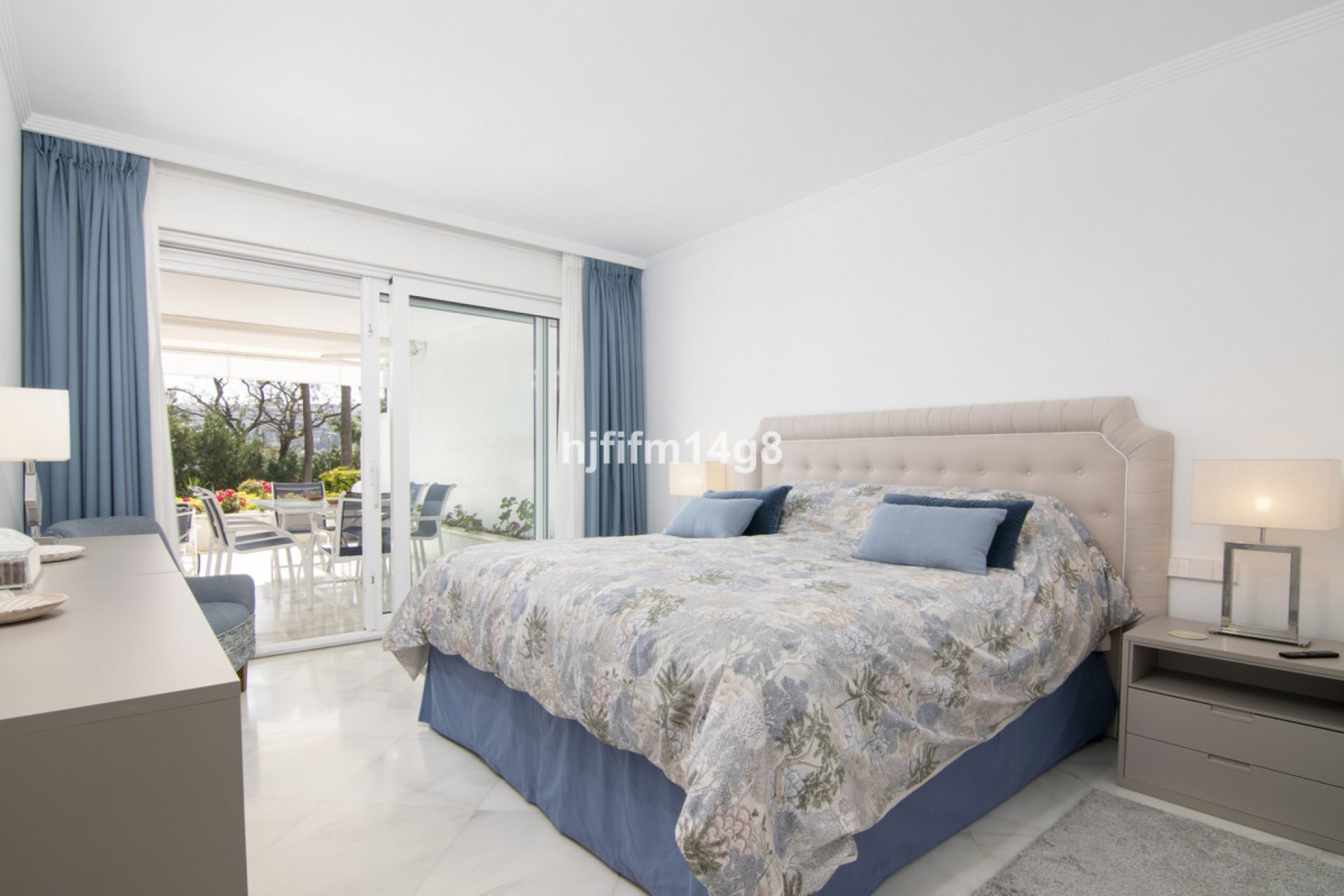 Resale - Apartment - Ground Floor Apartment - Marbella - Nueva Andalucia