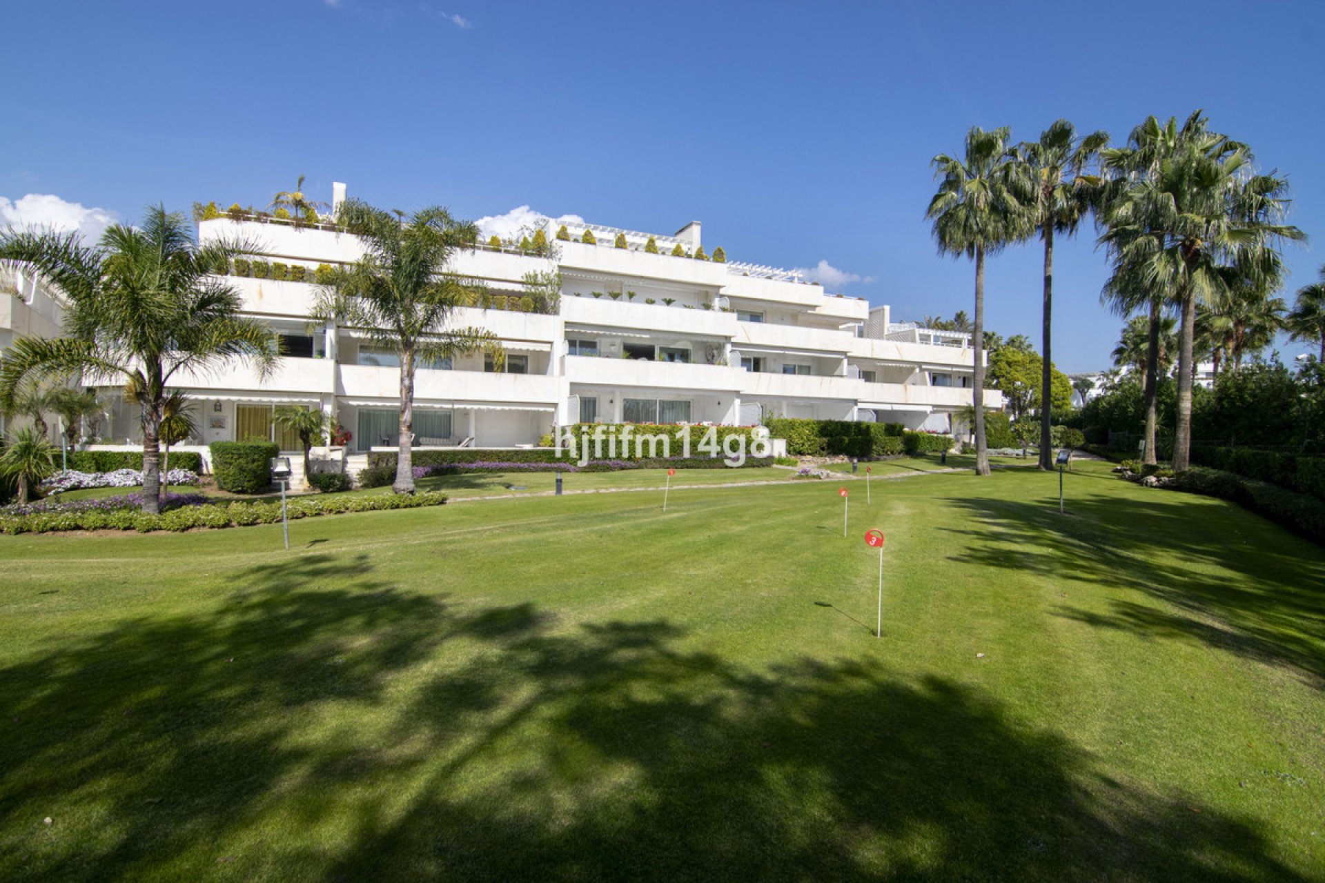 Resale - Apartment - Ground Floor Apartment - Marbella - Nueva Andalucia