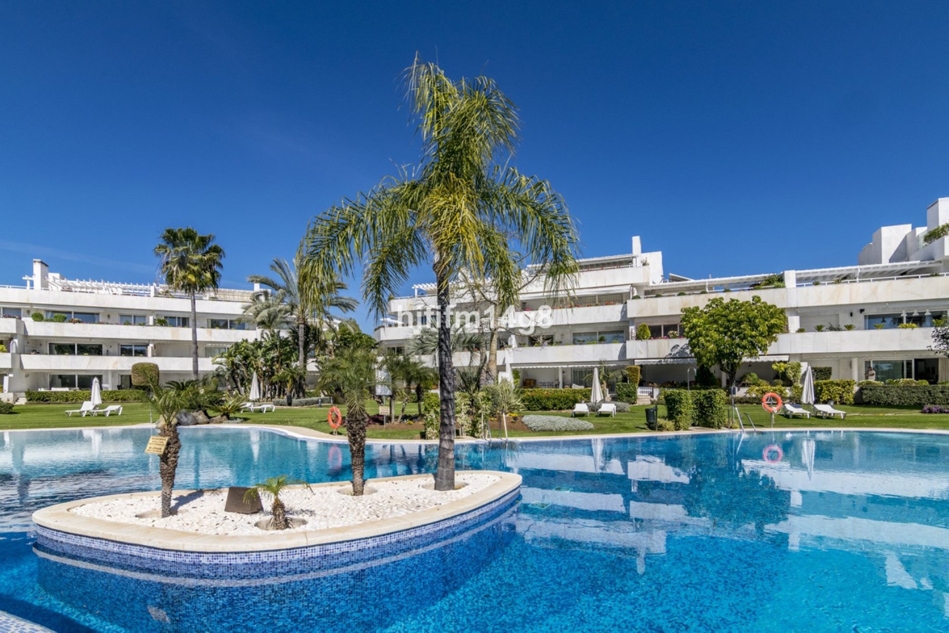 Resale - Apartment - Ground Floor Apartment - Marbella - Nueva Andalucia