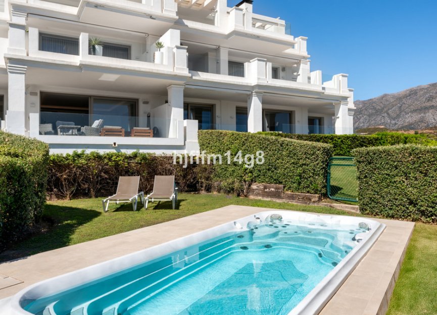 Resale - Apartment - Ground Floor Apartment - Marbella - Nueva Andalucia