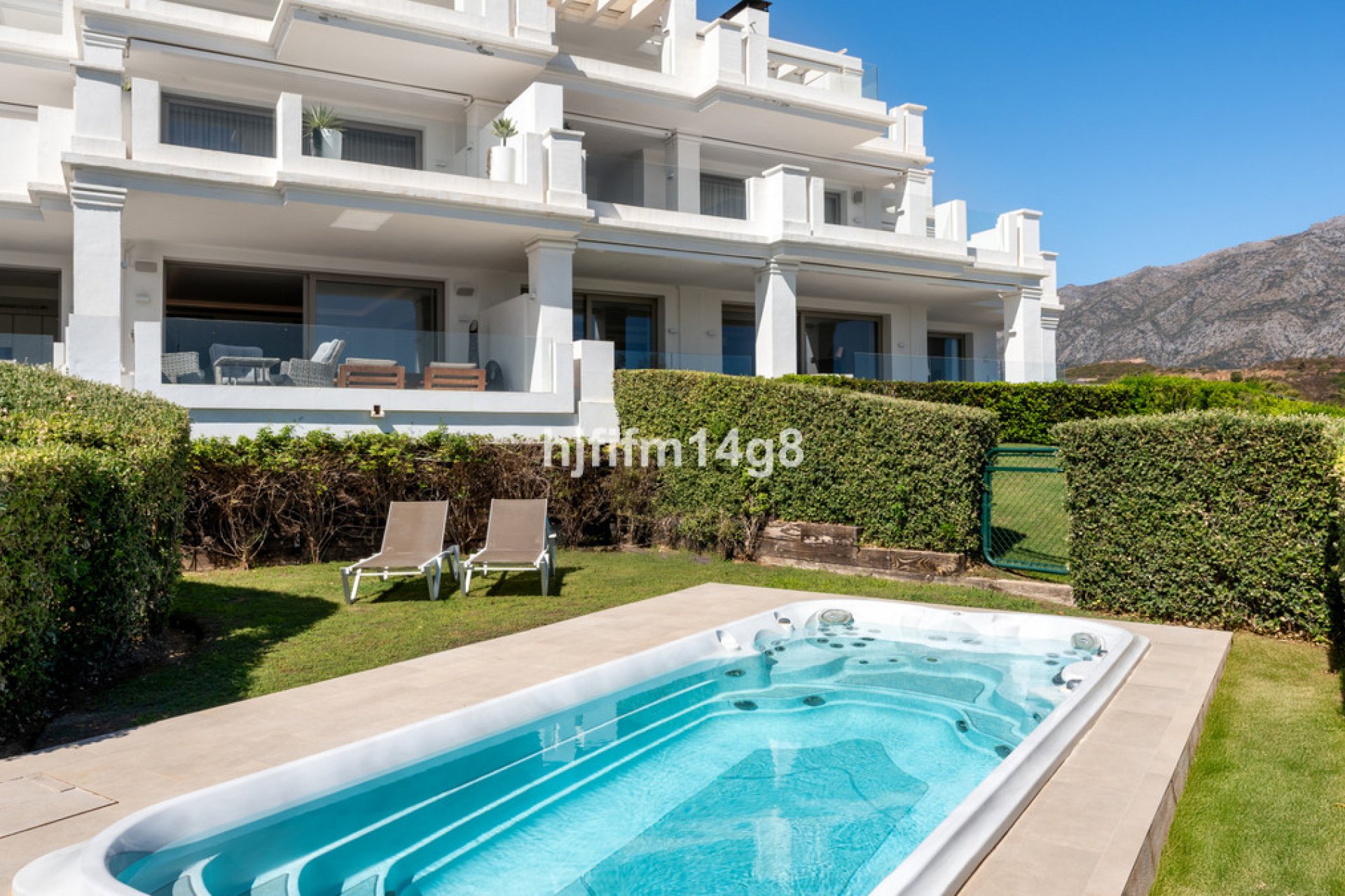 Resale - Apartment - Ground Floor Apartment - Marbella - Nueva Andalucia