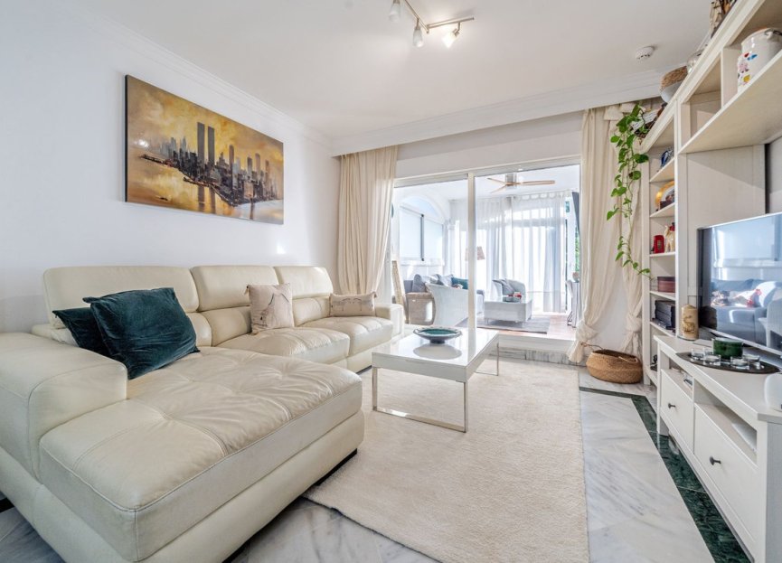 Resale - Apartment - Ground Floor Apartment - Marbella - Nueva Andalucia