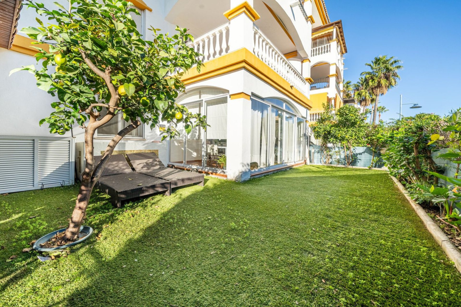 Resale - Apartment - Ground Floor Apartment - Marbella - Nueva Andalucia