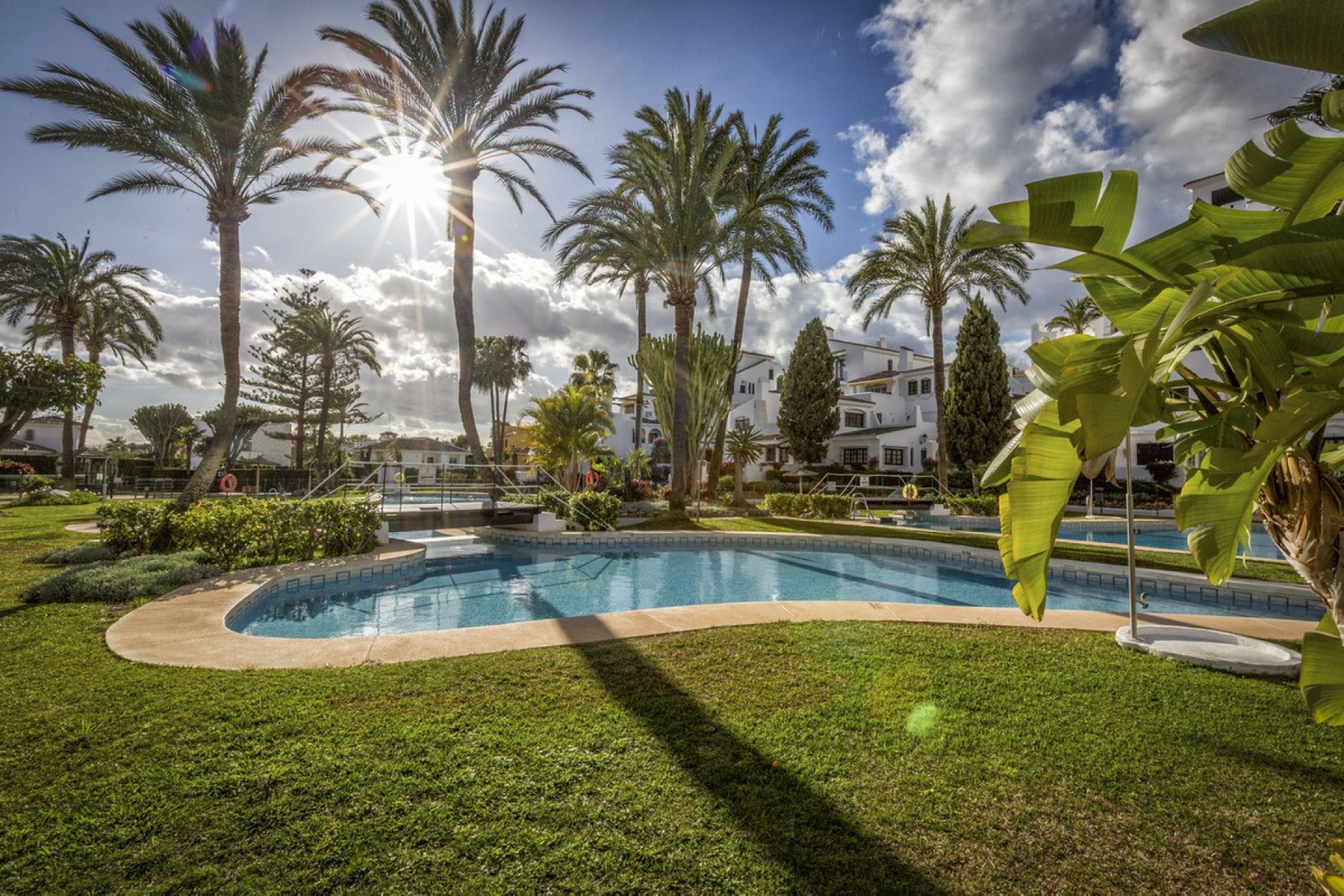 Resale - Apartment - Ground Floor Apartment - Marbella - Nueva Andalucia