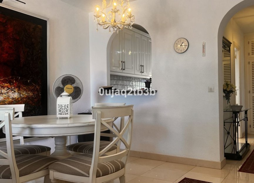 Resale - Apartment - Ground Floor Apartment - Marbella - Nueva Andalucia