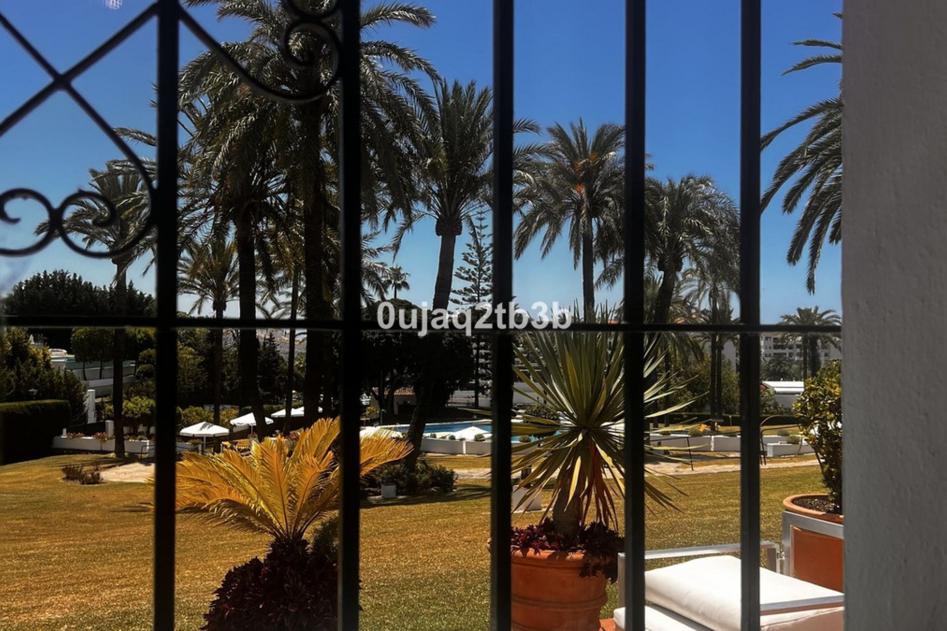 Resale - Apartment - Ground Floor Apartment - Marbella - Nueva Andalucia