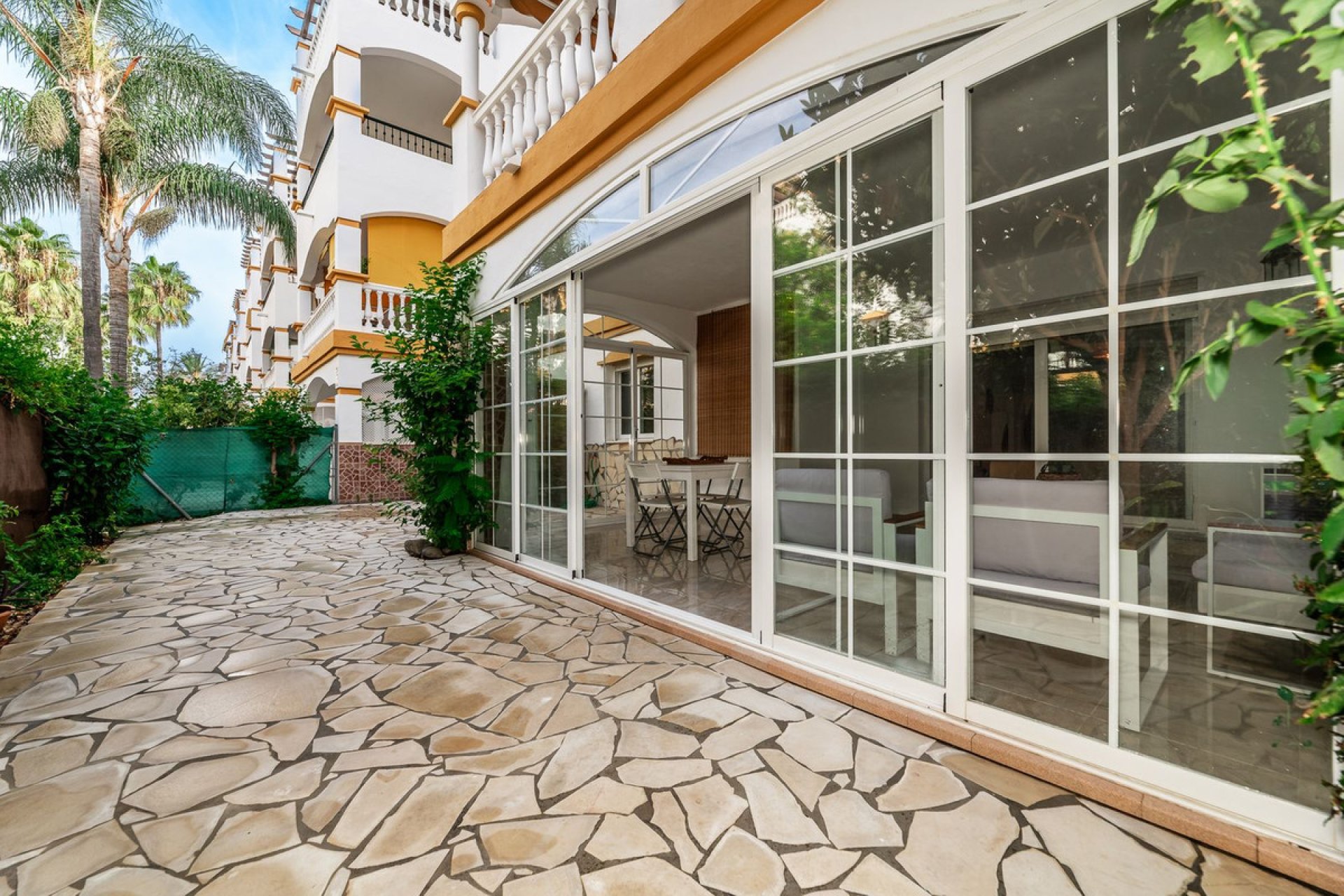 Resale - Apartment - Ground Floor Apartment - Marbella - Nueva Andalucia