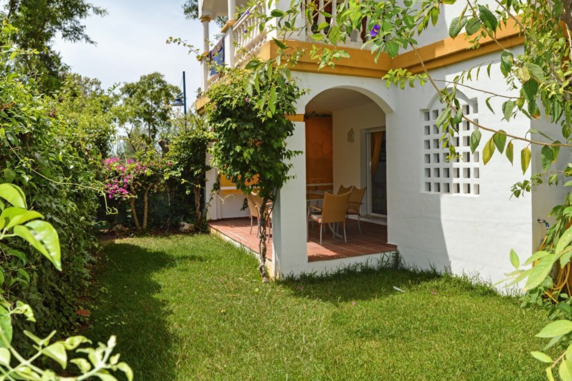 Resale - Apartment - Ground Floor Apartment - Marbella - Nueva Andalucia