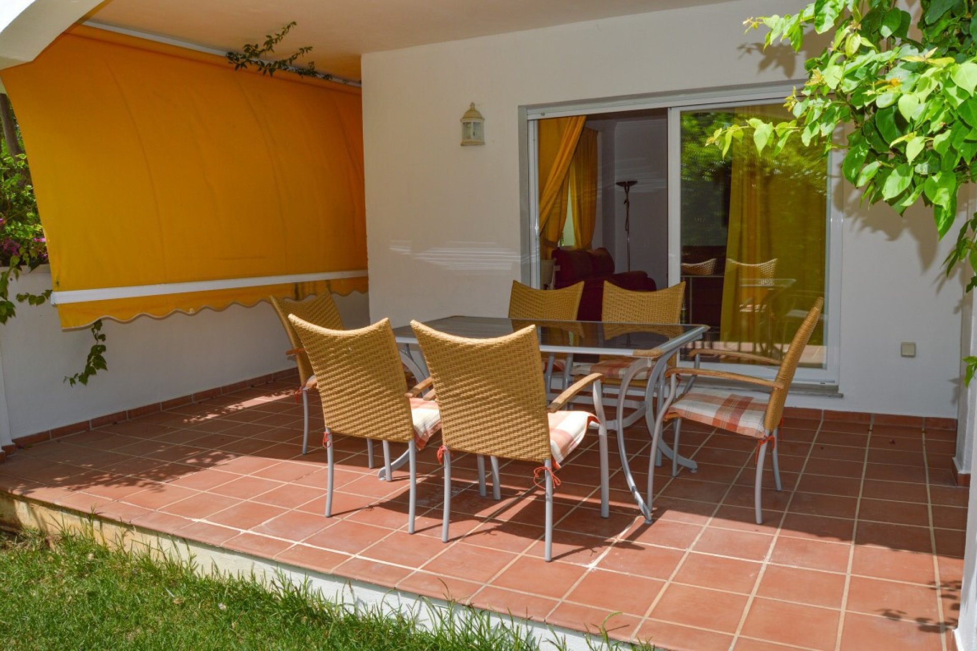 Resale - Apartment - Ground Floor Apartment - Marbella - Nueva Andalucia