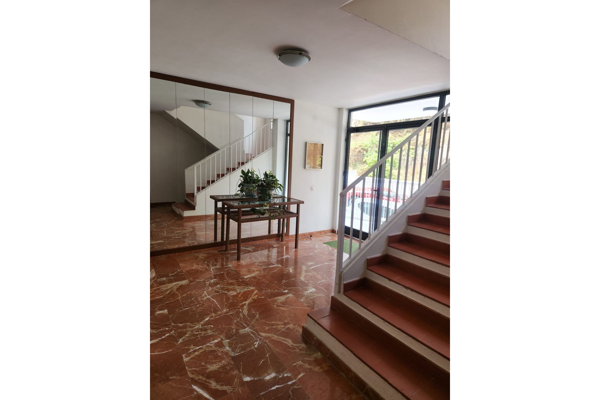 Resale - Apartment - Ground Floor Apartment - Marbella - Nueva Andalucia