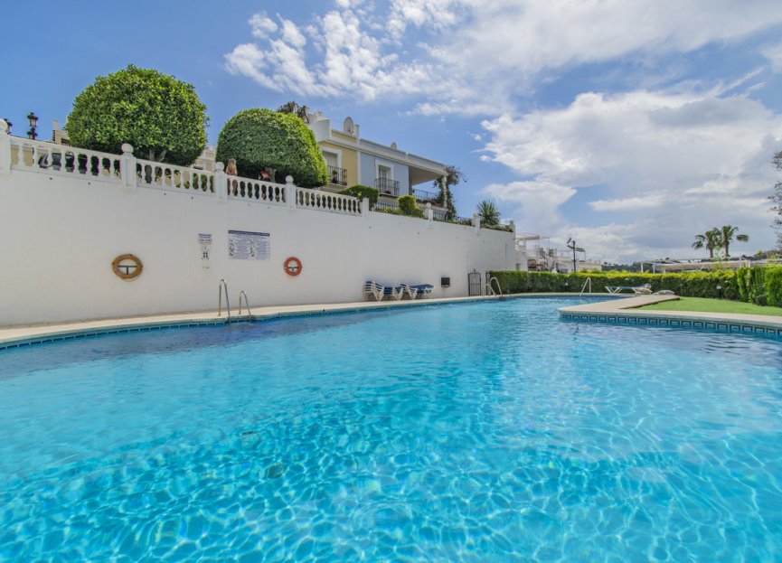 Resale - Apartment - Ground Floor Apartment - Marbella - Nueva Andalucia