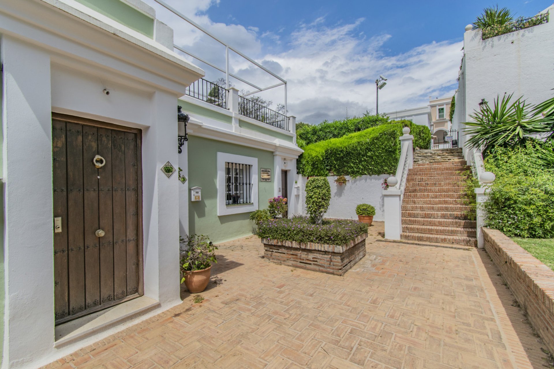 Resale - Apartment - Ground Floor Apartment - Marbella - Nueva Andalucia