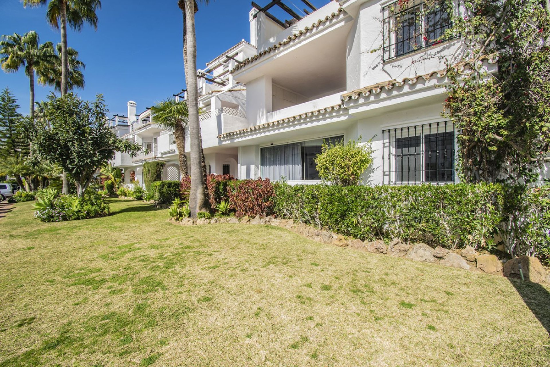 Resale - Apartment - Ground Floor Apartment - Marbella - Nueva Andalucia