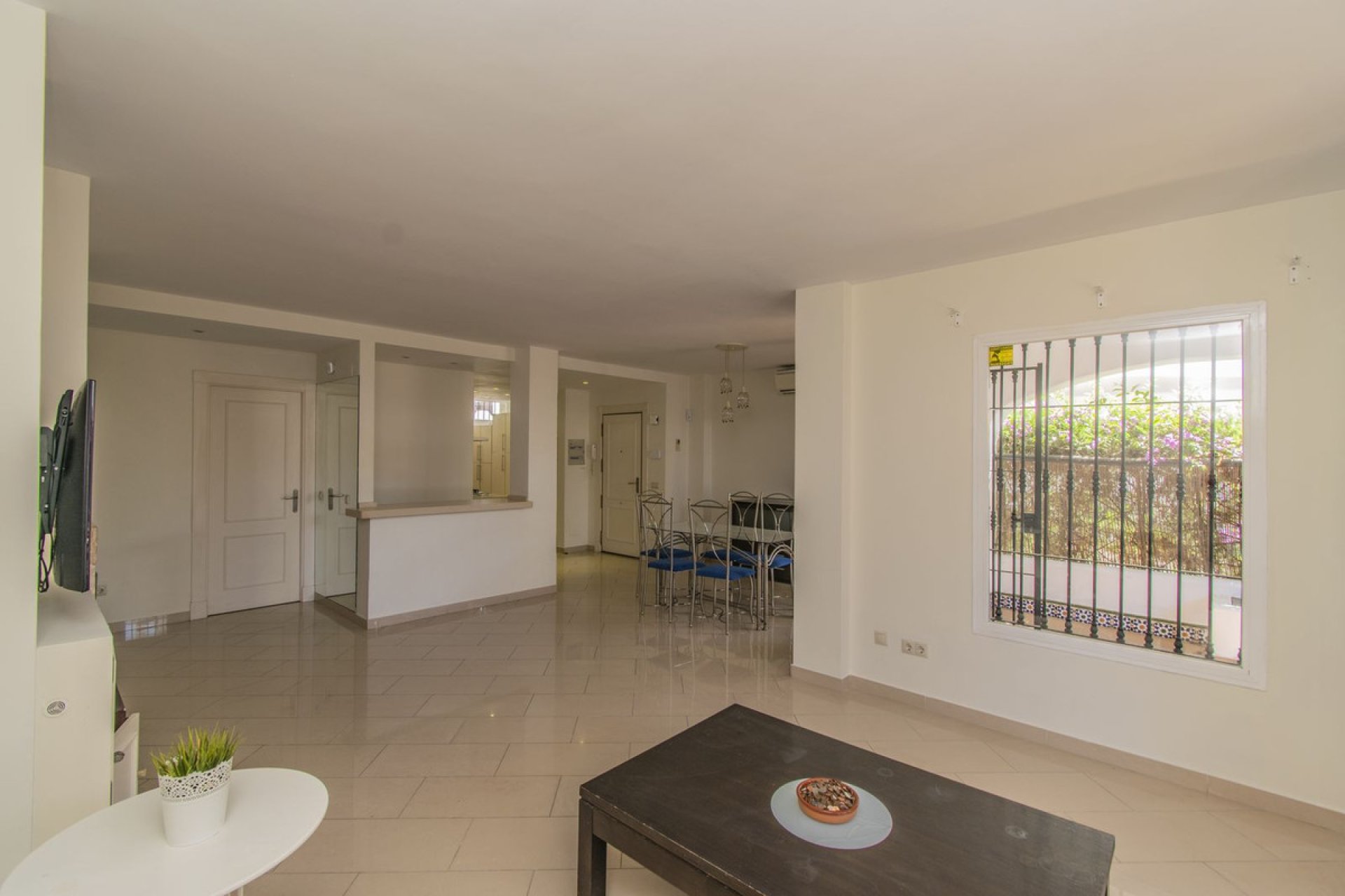 Resale - Apartment - Ground Floor Apartment - Marbella - Nueva Andalucia