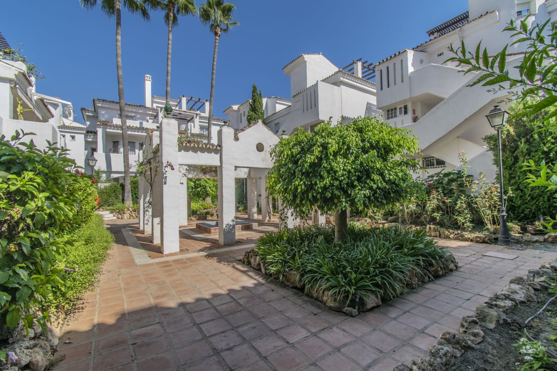 Resale - Apartment - Ground Floor Apartment - Marbella - Nueva Andalucia