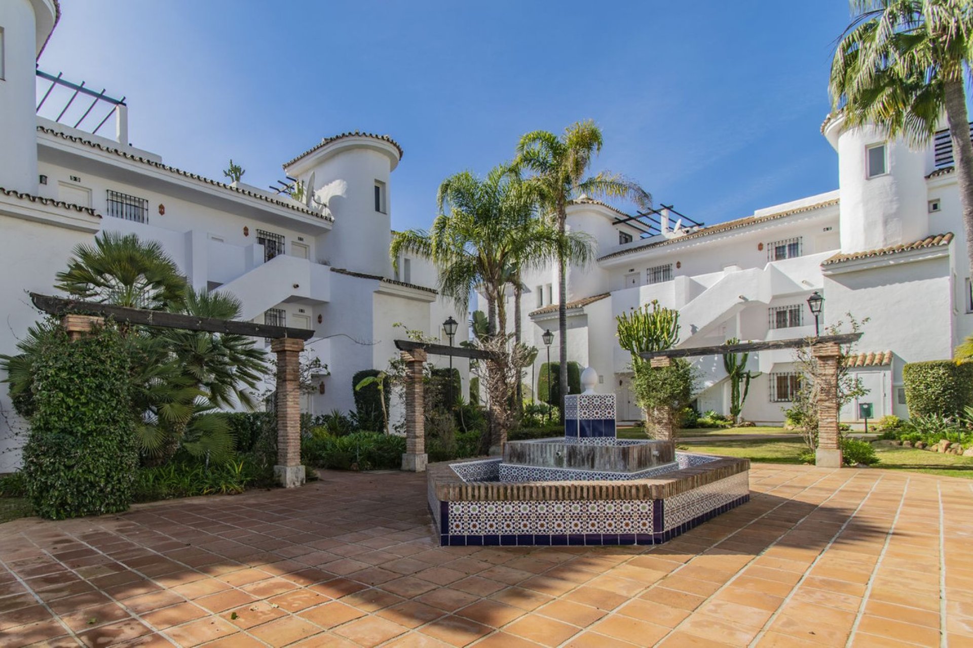 Resale - Apartment - Ground Floor Apartment - Marbella - Nueva Andalucia