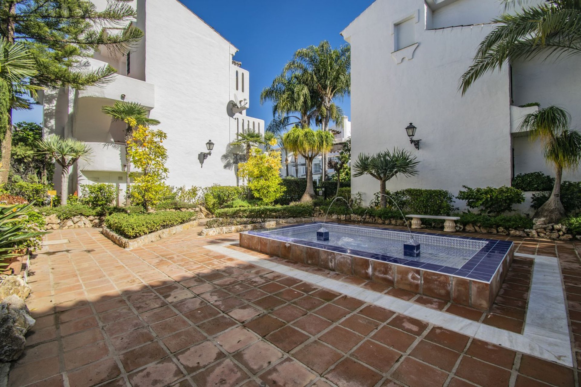 Resale - Apartment - Ground Floor Apartment - Marbella - Nueva Andalucia