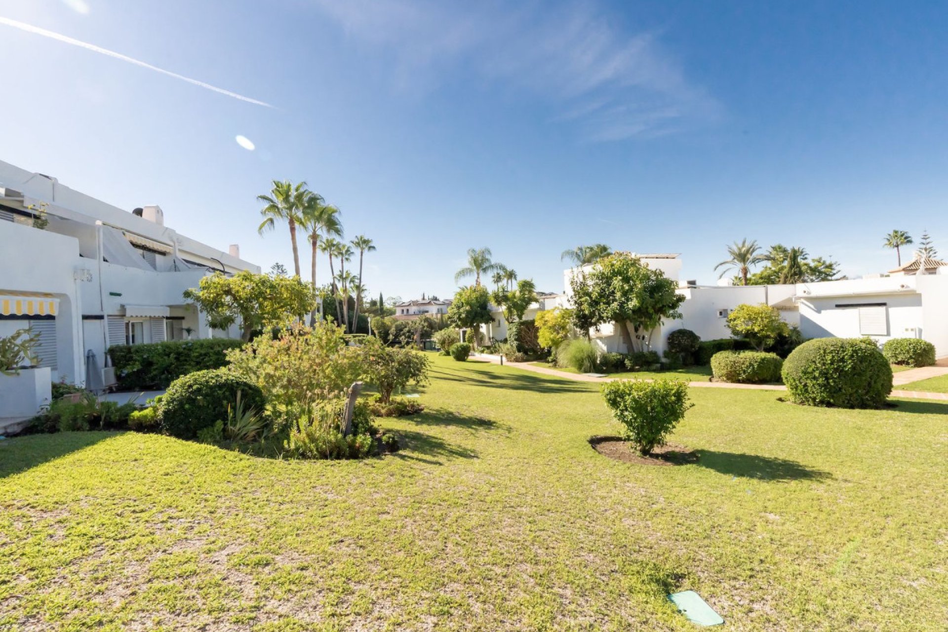 Resale - Apartment - Ground Floor Apartment - Marbella - Nueva Andalucia