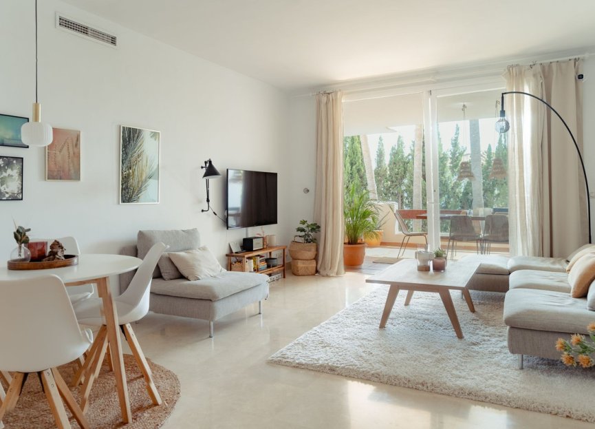 Resale - Apartment - Ground Floor Apartment - Marbella - Nueva Andalucia