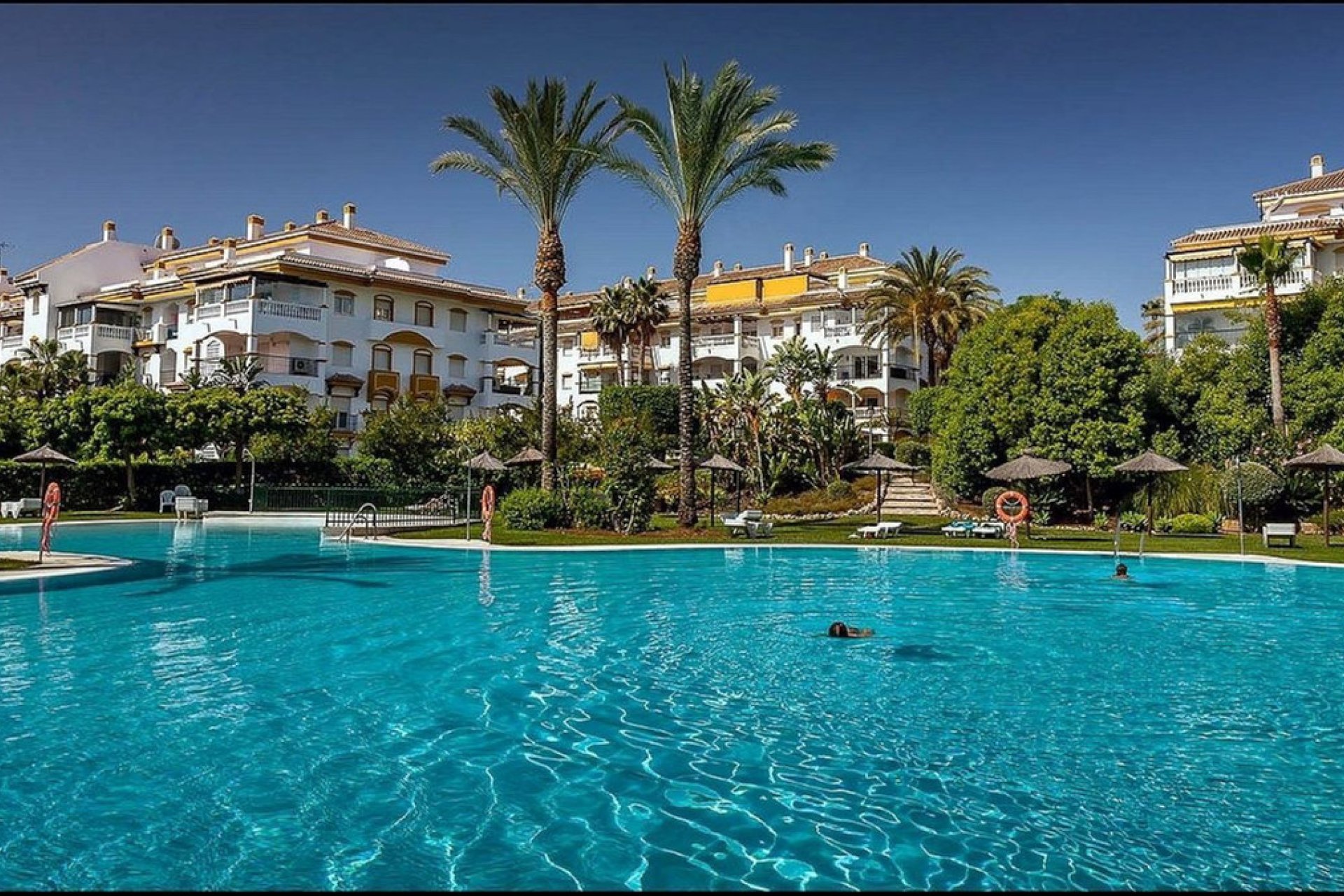 Resale - Apartment - Ground Floor Apartment - Marbella - Nueva Andalucia