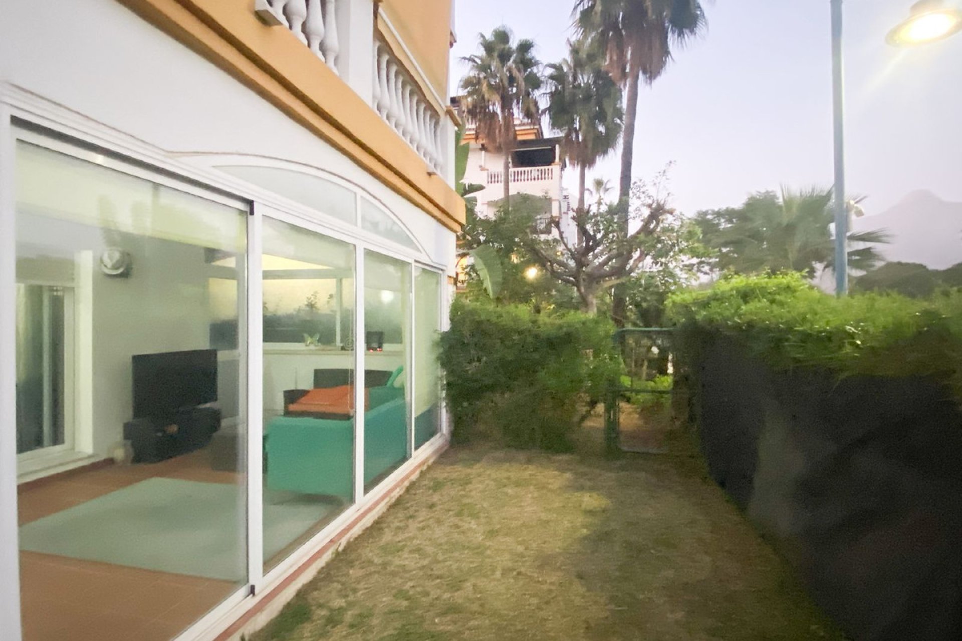 Resale - Apartment - Ground Floor Apartment - Marbella - Nueva Andalucia