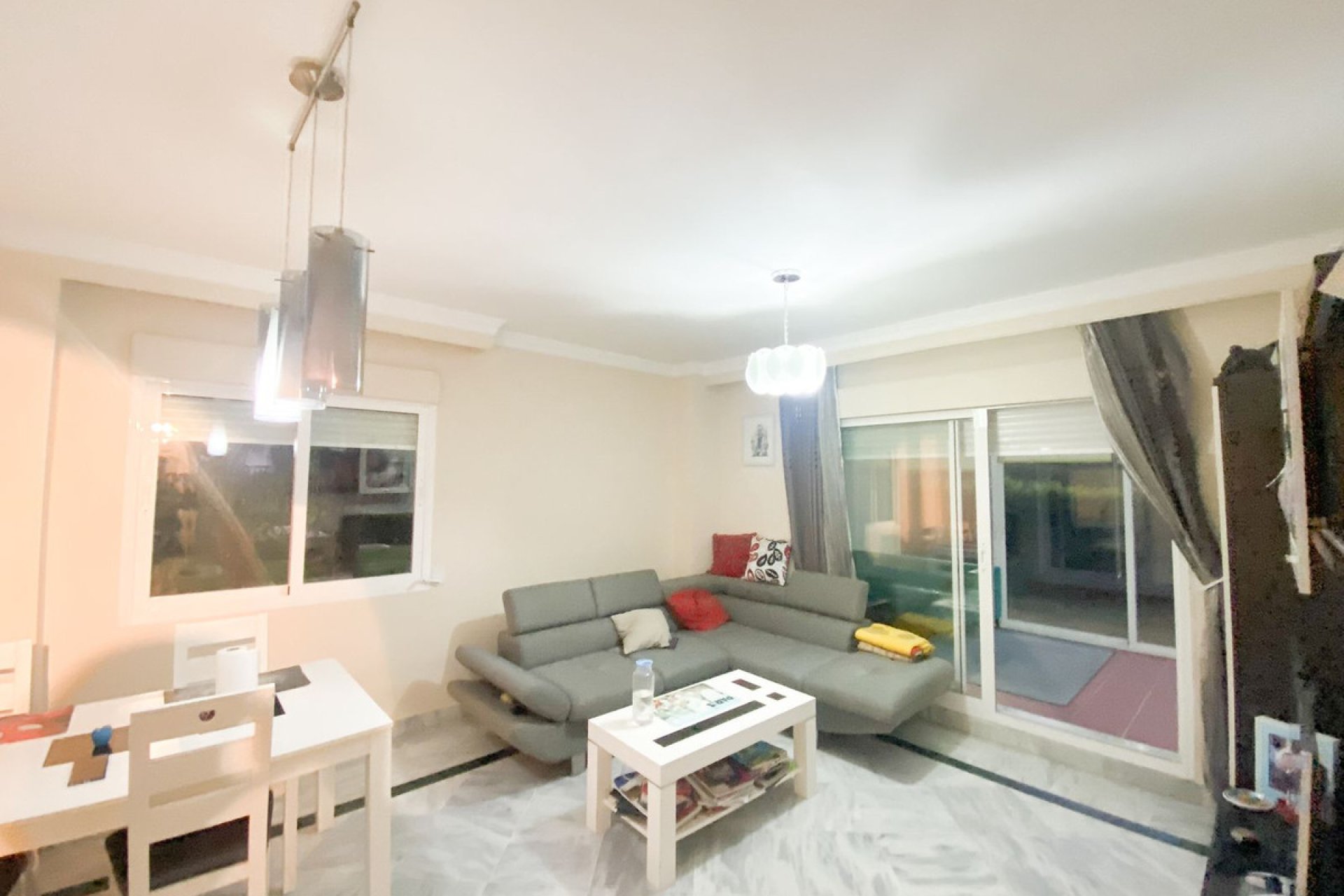 Resale - Apartment - Ground Floor Apartment - Marbella - Nueva Andalucia