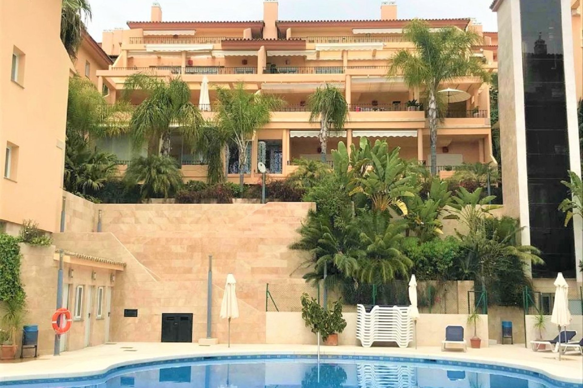 Resale - Apartment - Ground Floor Apartment - Marbella - Nueva Andalucia