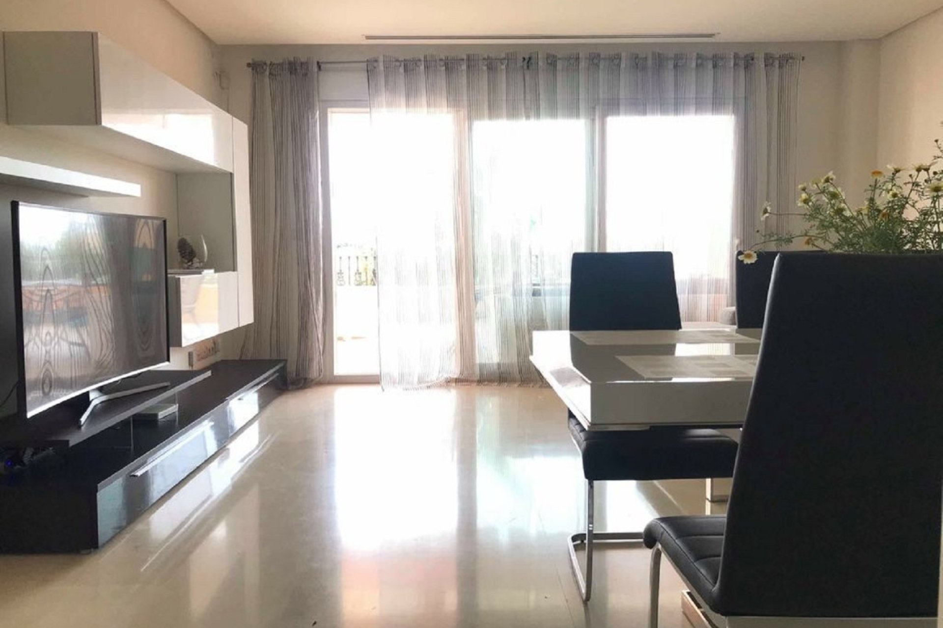 Resale - Apartment - Ground Floor Apartment - Marbella - Nueva Andalucia