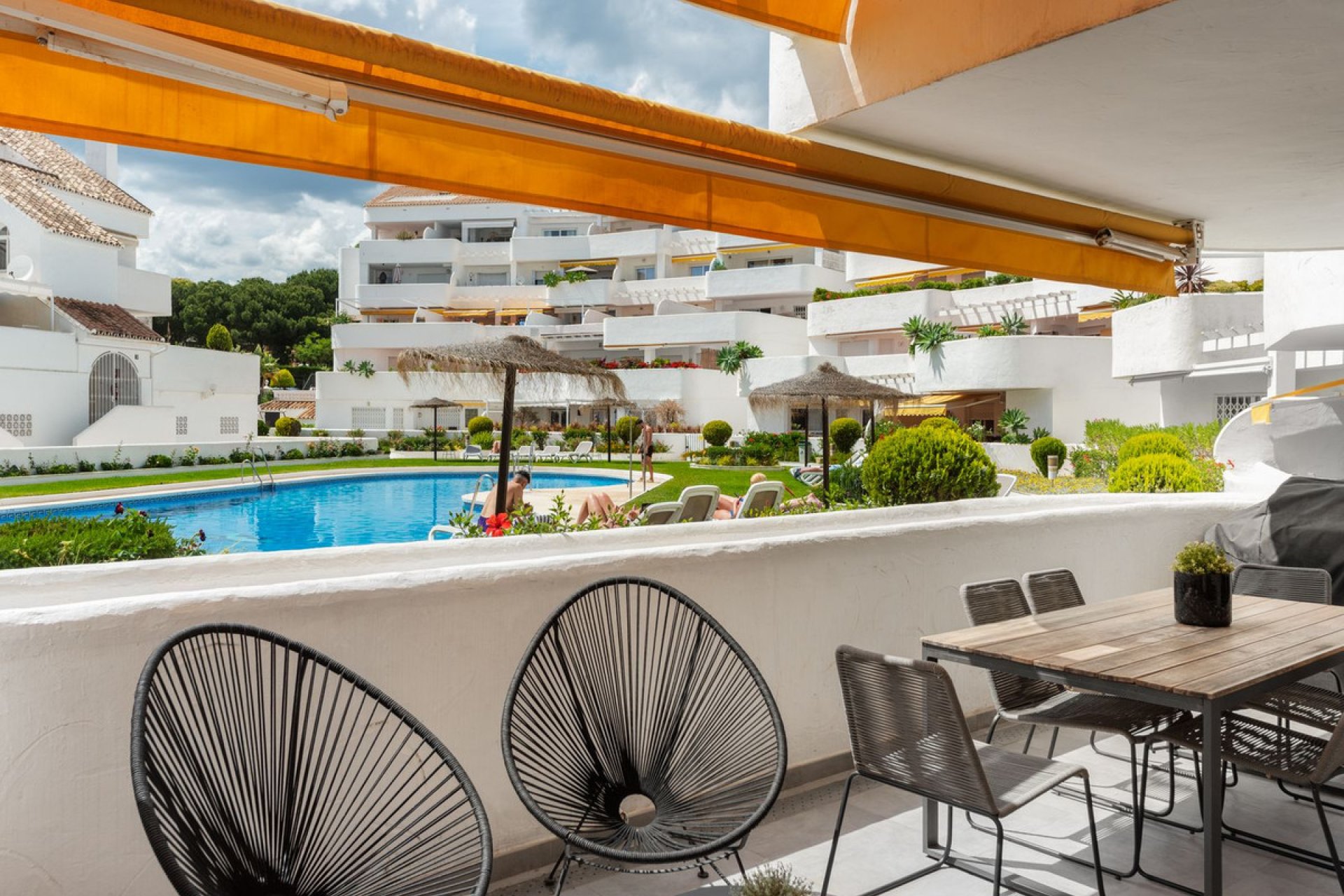 Resale - Apartment - Ground Floor Apartment - Marbella - Nueva Andalucia