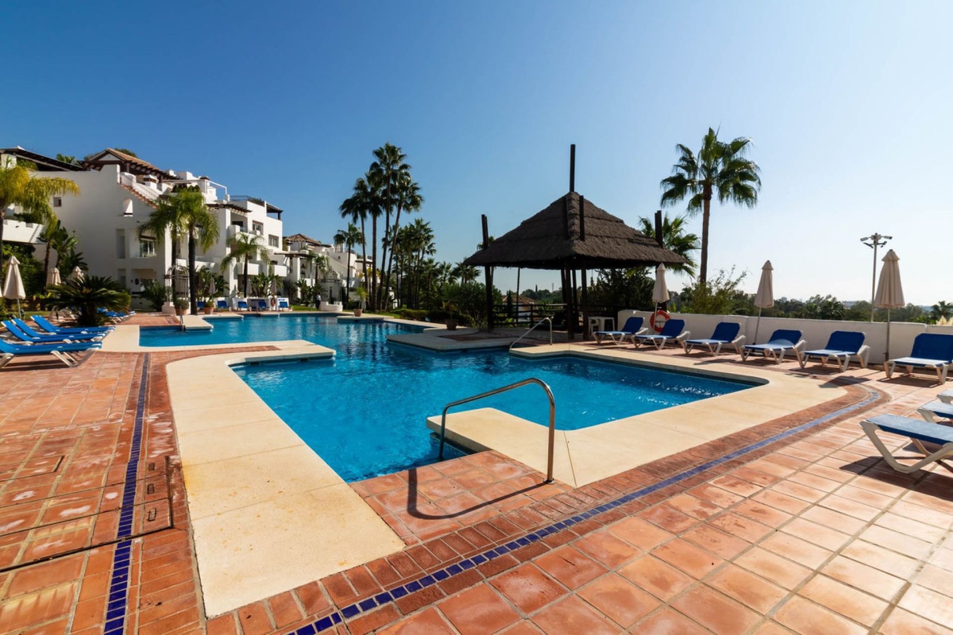 Resale - Apartment - Ground Floor Apartment - Marbella - Nueva Andalucia