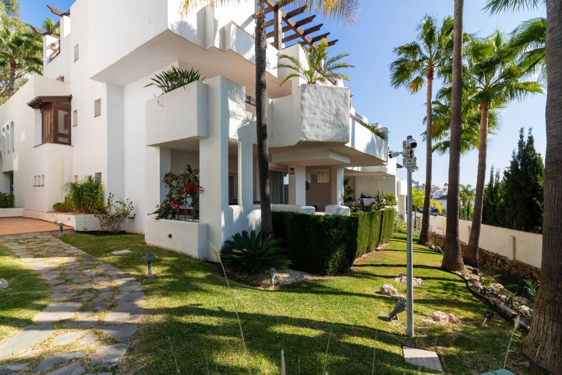 Resale - Apartment - Ground Floor Apartment - Marbella - Nueva Andalucia