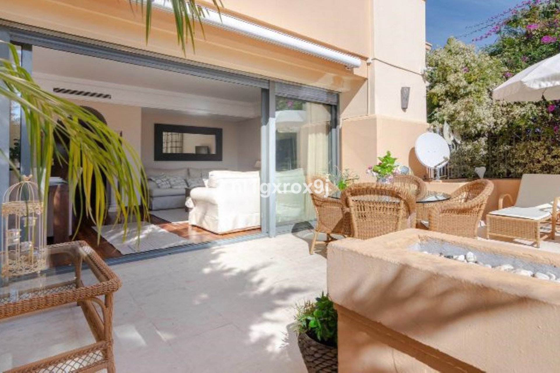 Resale - Apartment - Ground Floor Apartment - Marbella - Nueva Andalucia