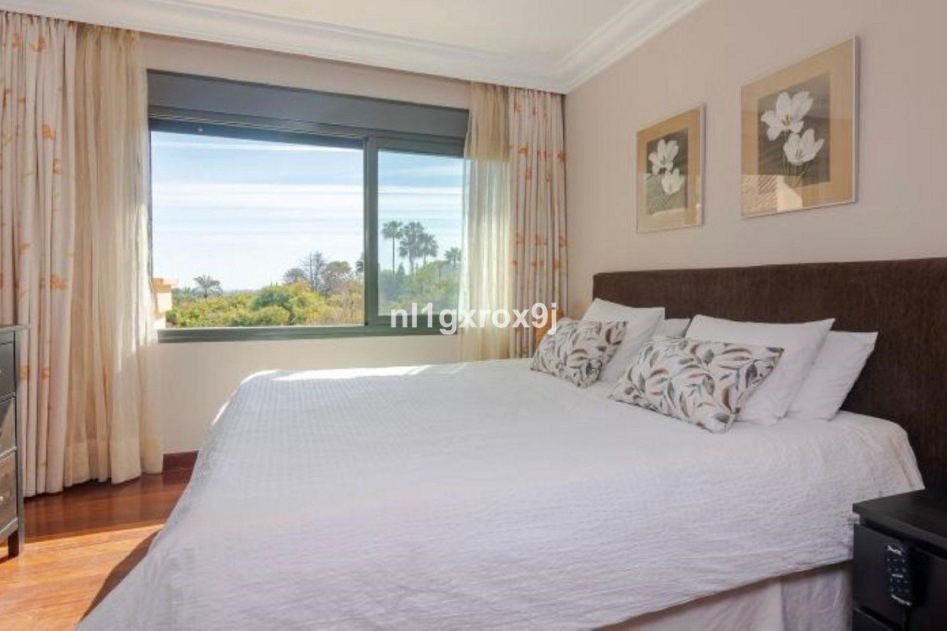 Resale - Apartment - Ground Floor Apartment - Marbella - Nueva Andalucia