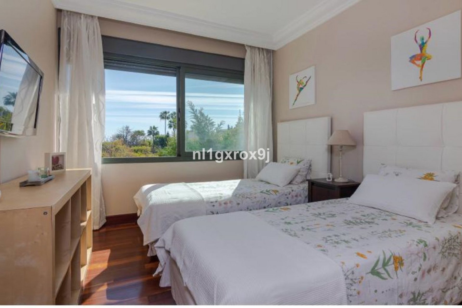 Resale - Apartment - Ground Floor Apartment - Marbella - Nueva Andalucia