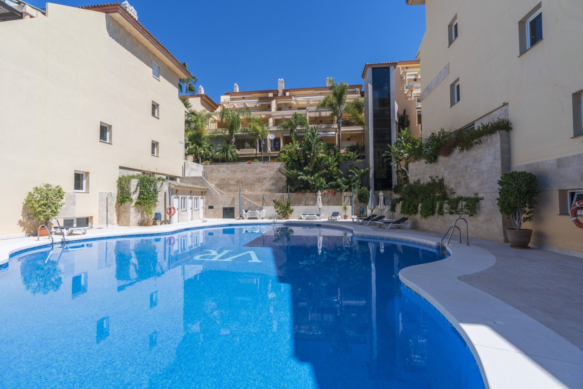 Resale - Apartment - Ground Floor Apartment - Marbella - Nueva Andalucia