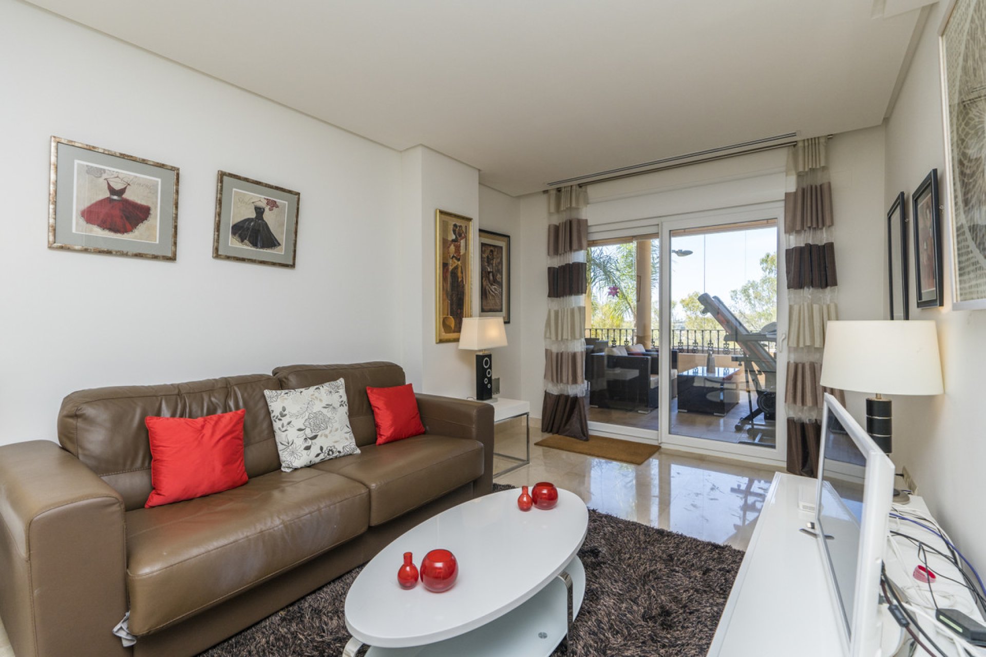 Resale - Apartment - Ground Floor Apartment - Marbella - Nueva Andalucia