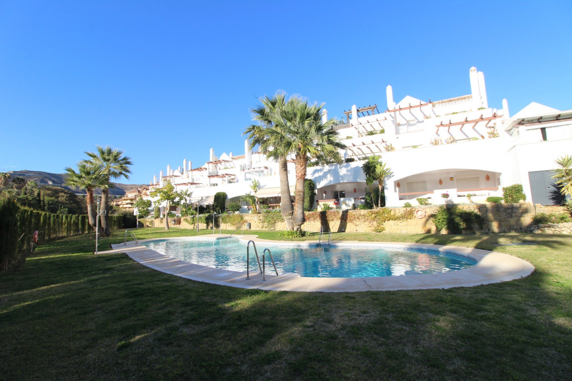 Resale - Apartment - Ground Floor Apartment - Marbella - Nueva Andalucia