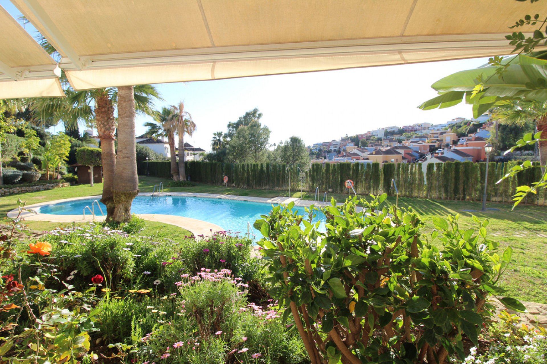 Resale - Apartment - Ground Floor Apartment - Marbella - Nueva Andalucia