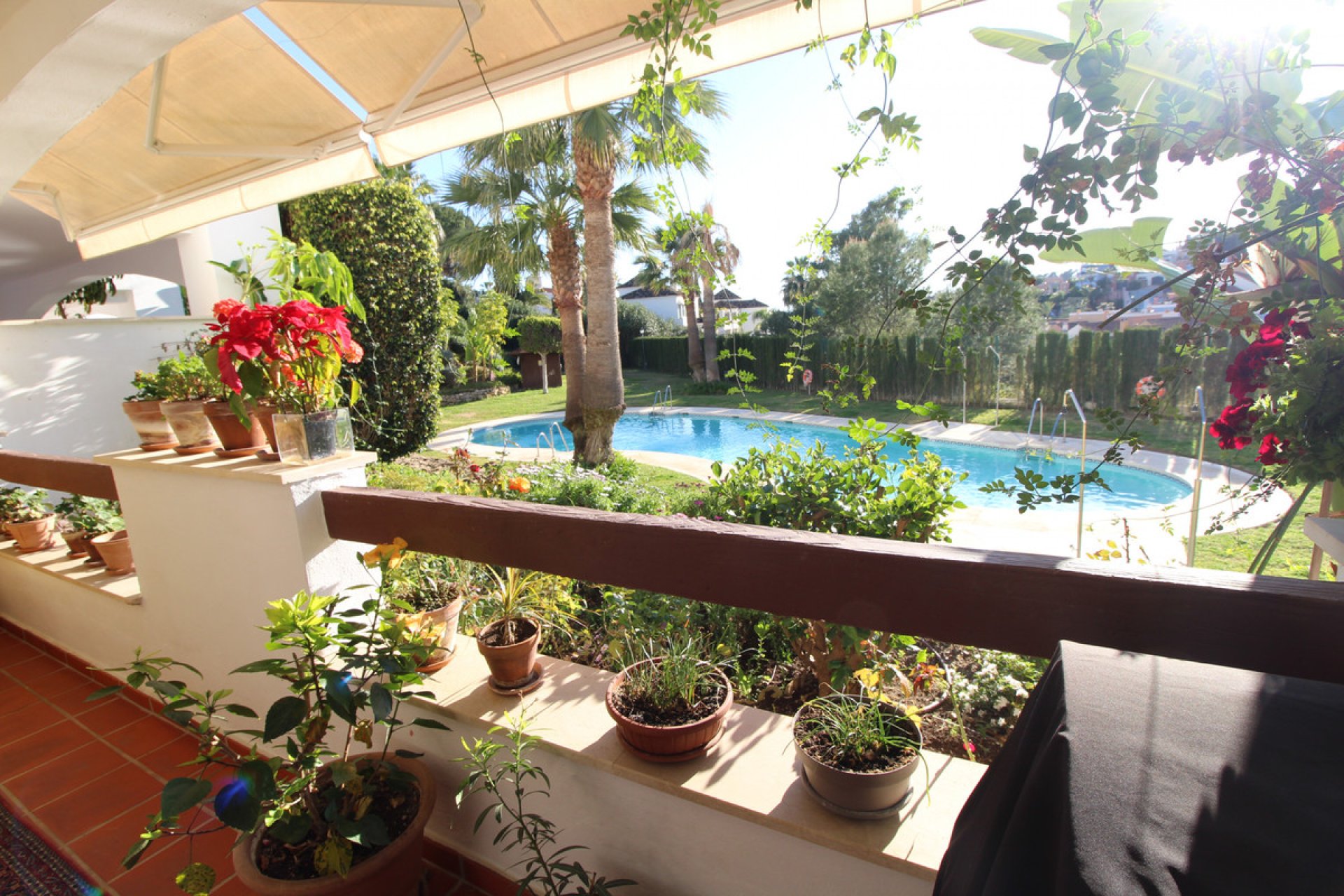 Resale - Apartment - Ground Floor Apartment - Marbella - Nueva Andalucia