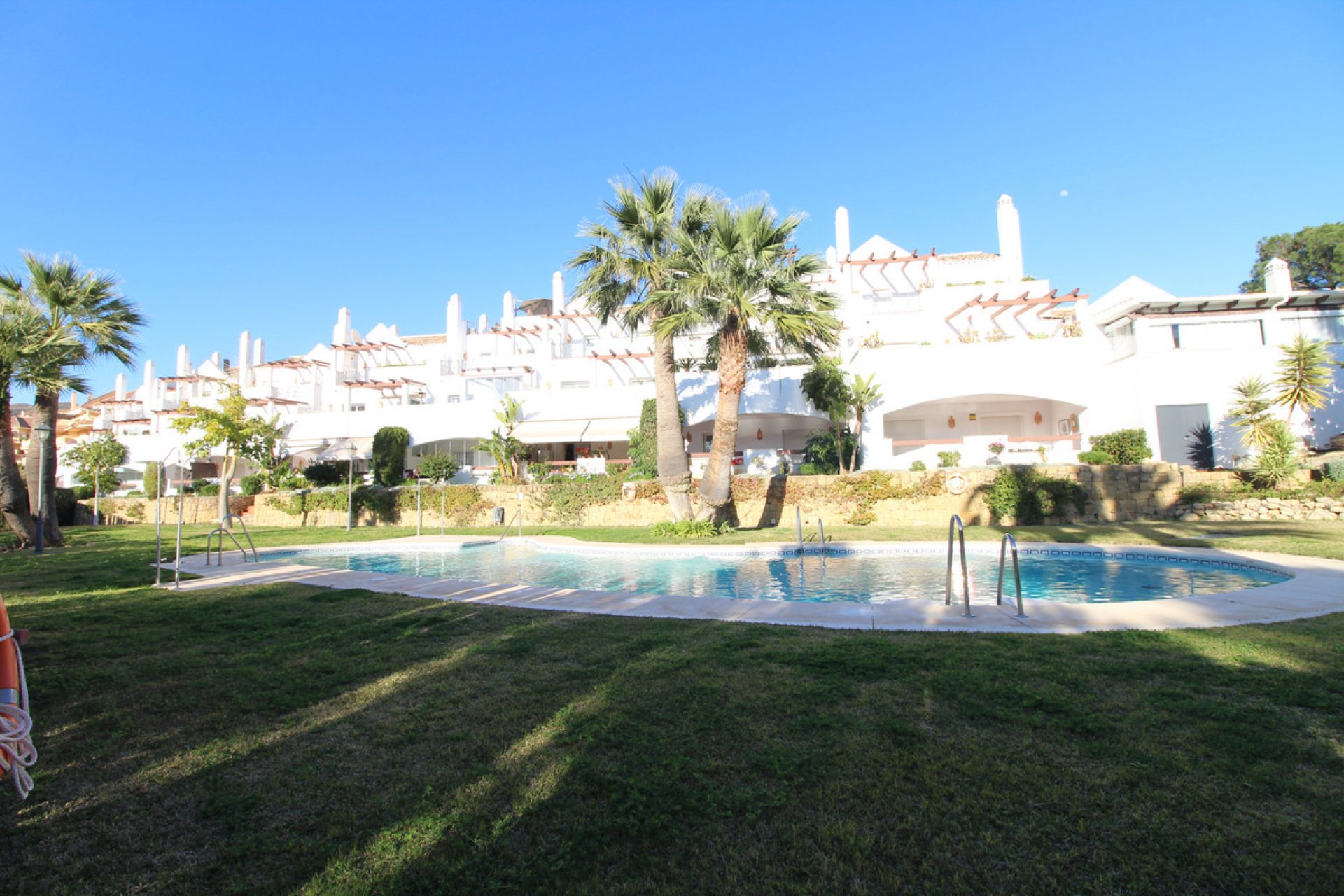 Resale - Apartment - Ground Floor Apartment - Marbella - Nueva Andalucia