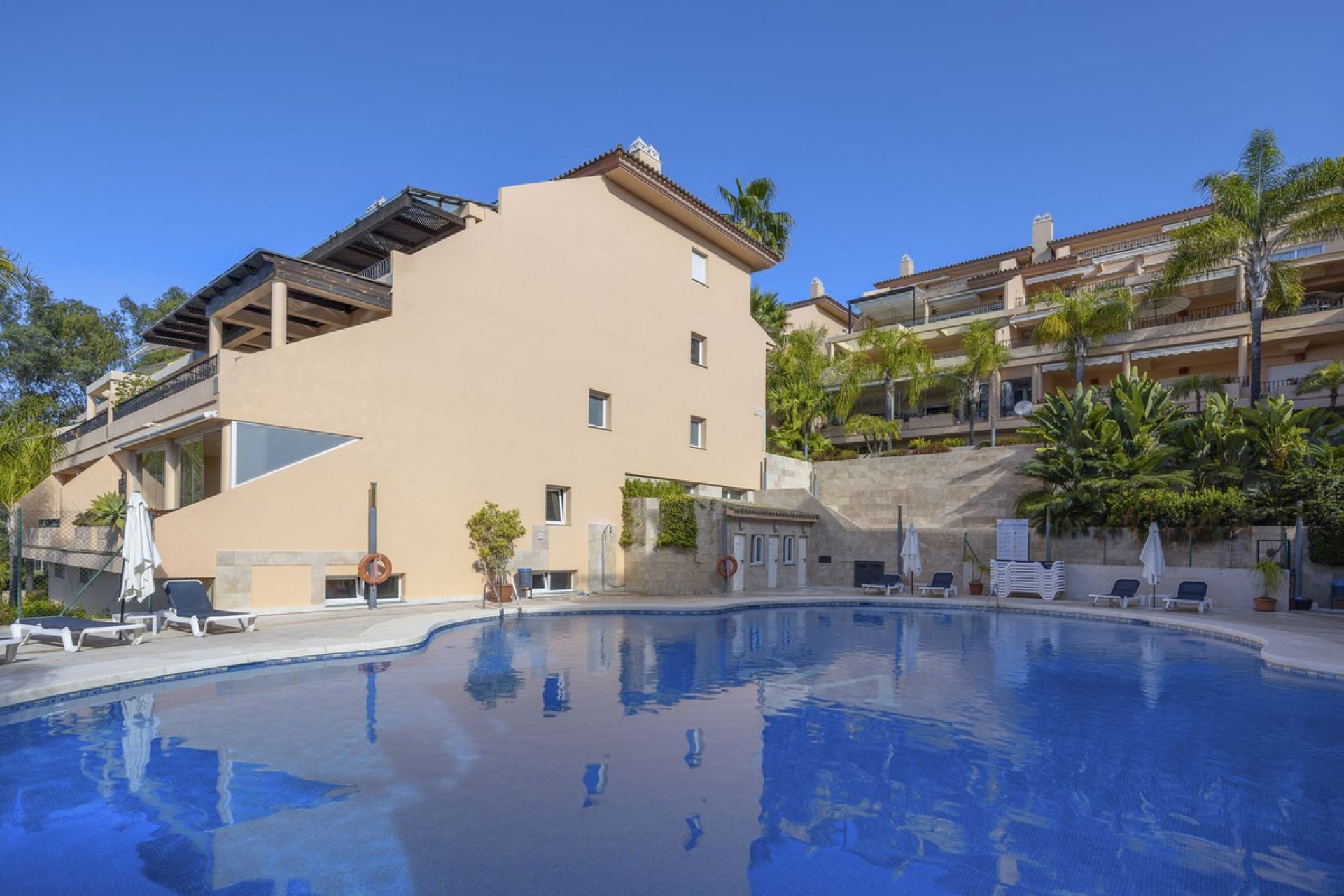 Resale - Apartment - Ground Floor Apartment - Marbella - Nueva Andalucia