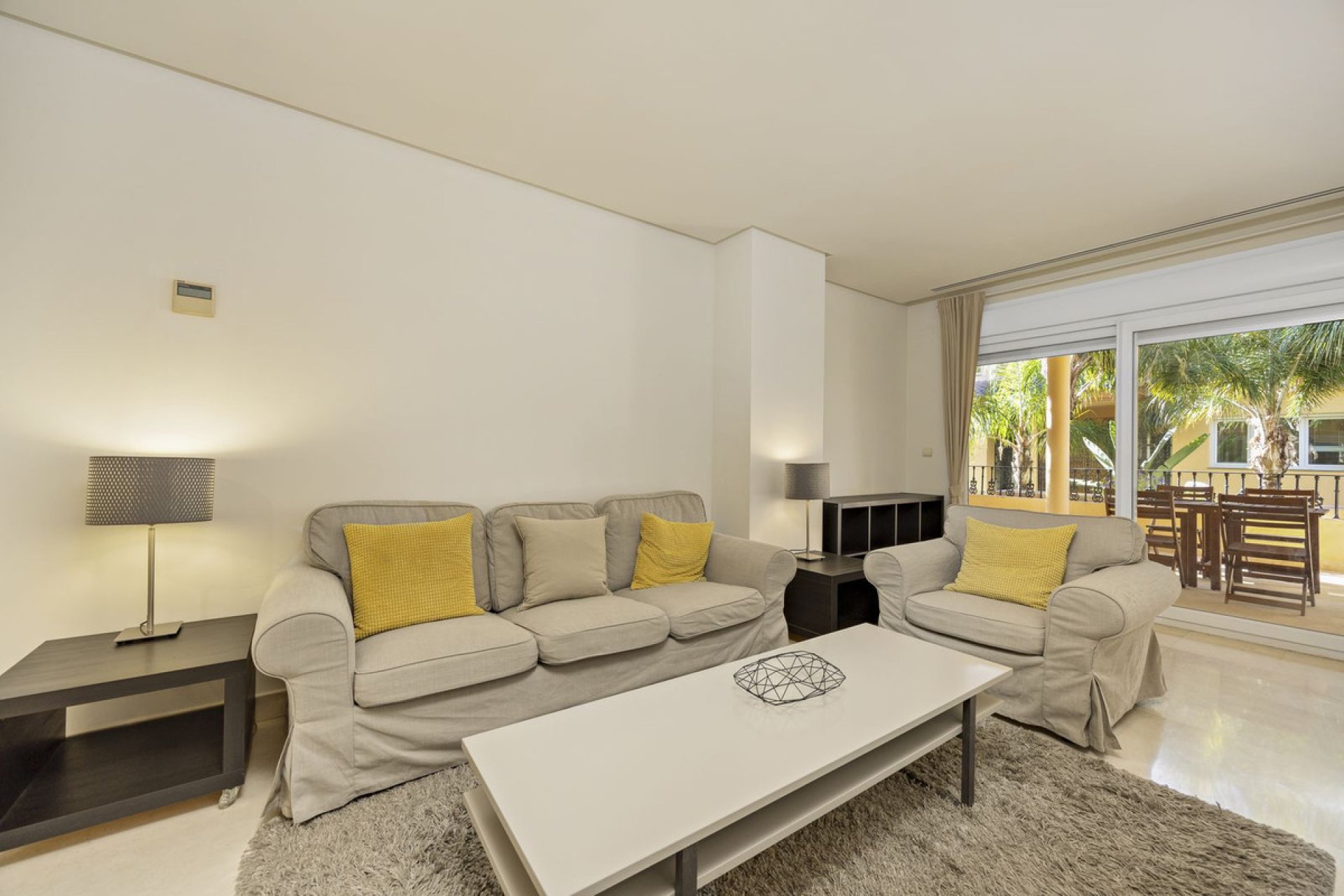 Resale - Apartment - Ground Floor Apartment - Marbella - Nueva Andalucia