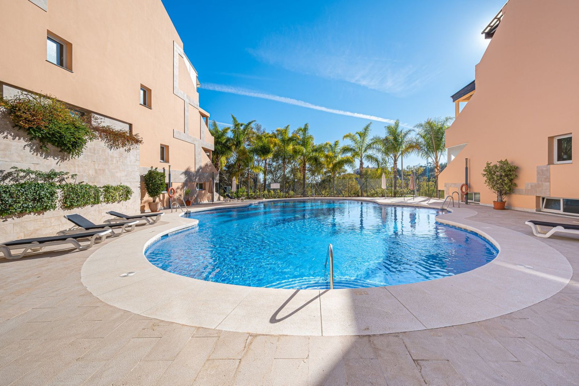 Resale - Apartment - Ground Floor Apartment - Marbella - Nueva Andalucia