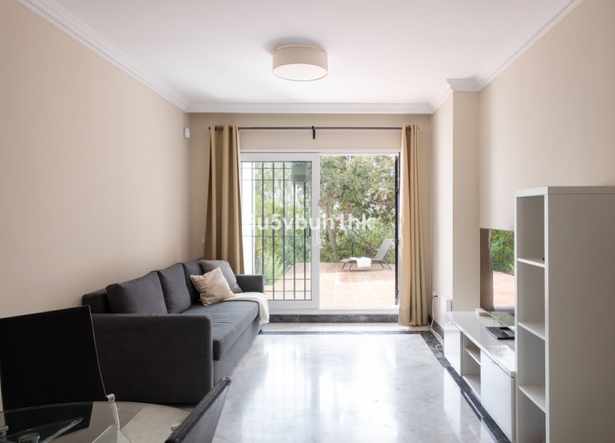 Resale - Apartment - Ground Floor Apartment - Marbella - Nueva Andalucia