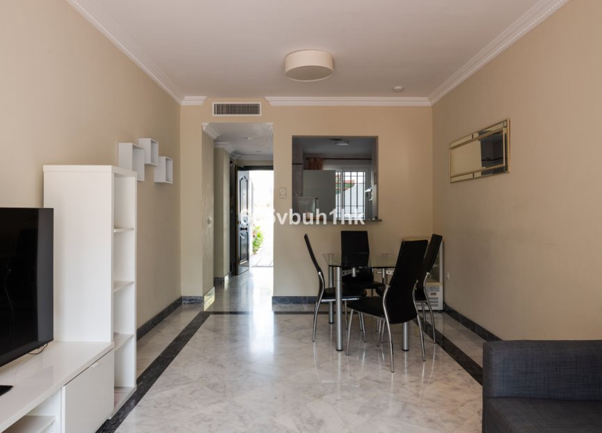 Resale - Apartment - Ground Floor Apartment - Marbella - Nueva Andalucia