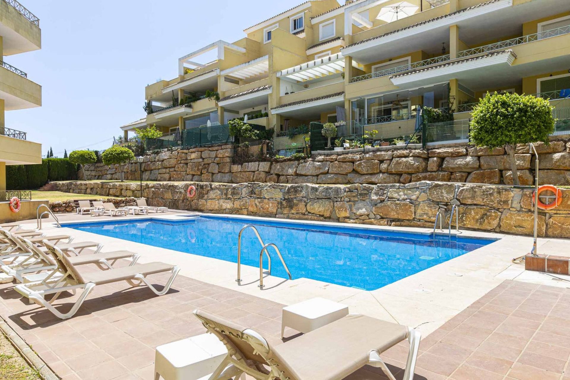 Resale - Apartment - Ground Floor Apartment - Marbella - Nueva Andalucia